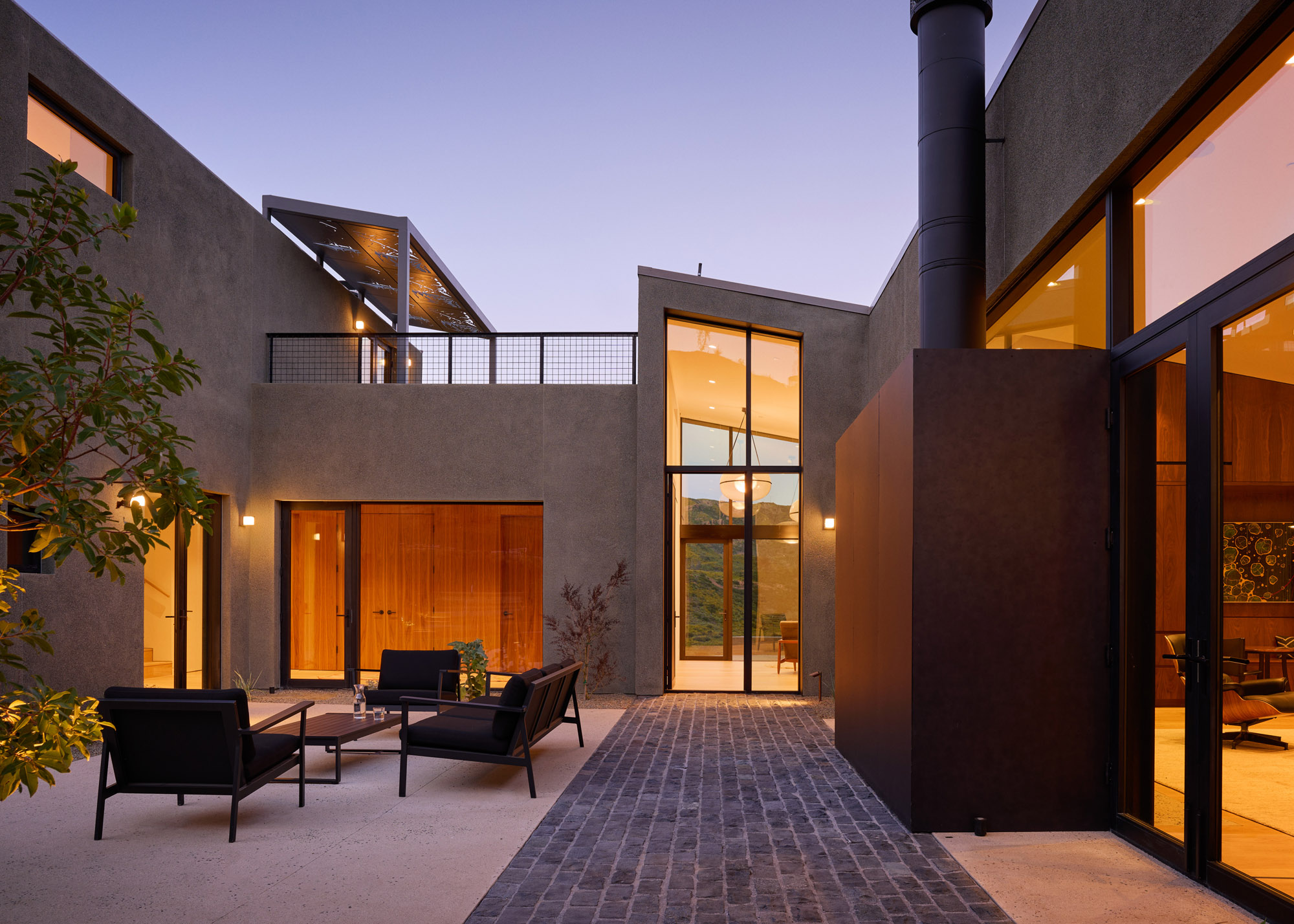Featrued Image for Highway House [Woolsey Fire Rebuild]